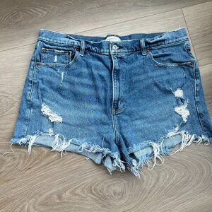 Abercrombie & Fitch High Rise Mom Jean Short 33/16 (3 of 3)